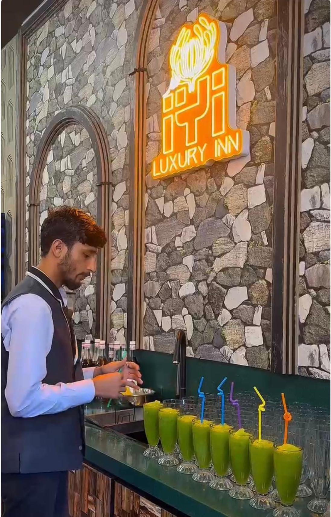 Iyi Luxury Inn Swat Saidu Sharif 外观 照片