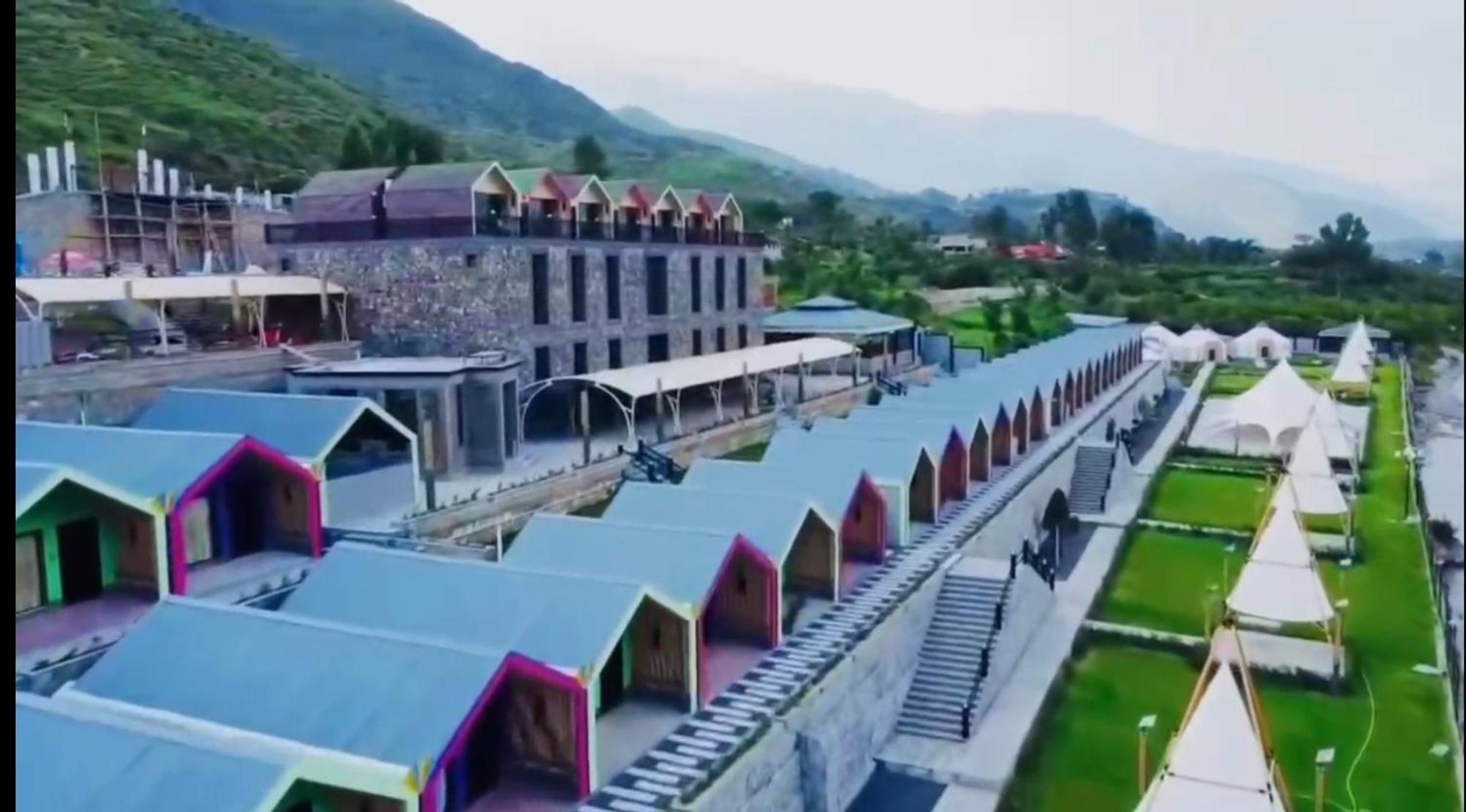Iyi Luxury Inn Swat Saidu Sharif 外观 照片